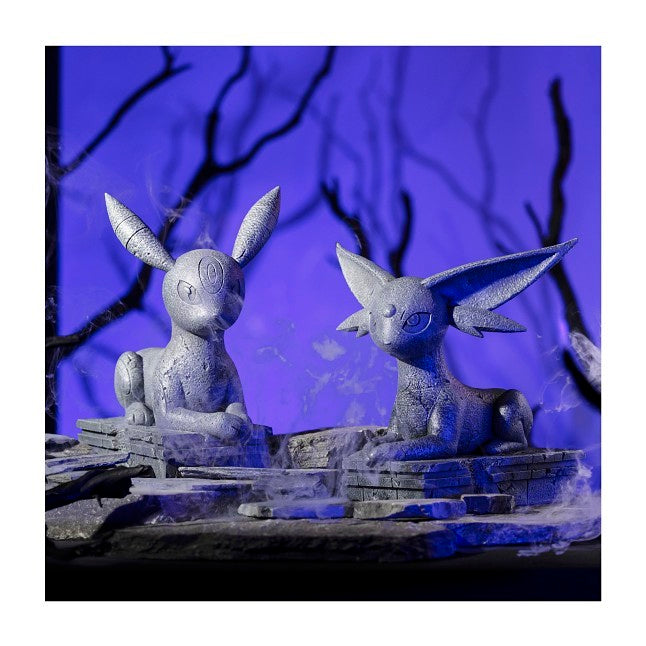 Umbreon Pokémon Yard Statue